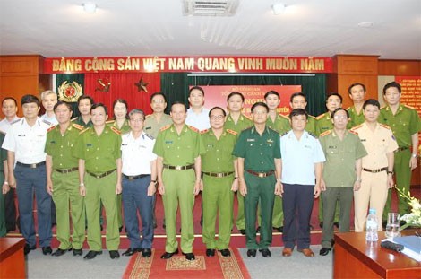 越南公安部举行越中边境地区禁毒宣传和打击毒品罪犯专项行动部署会议 - ảnh 1