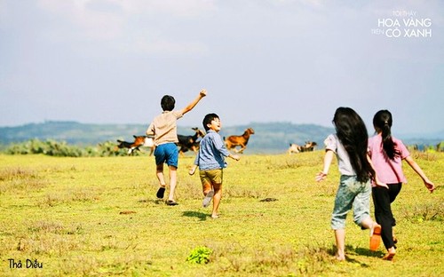 《绿地黄花》——表现越南乡村童年生活的成功之作 - ảnh 1