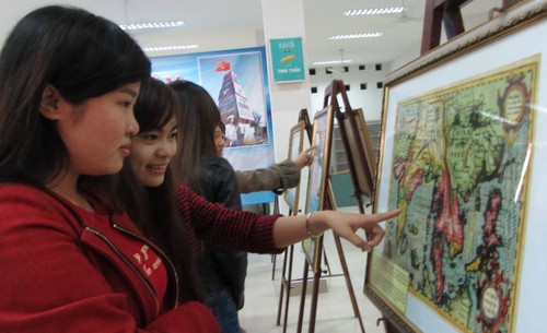 “黄沙长沙归属越南——历史和法理证据”展在广南省举行 - ảnh 1