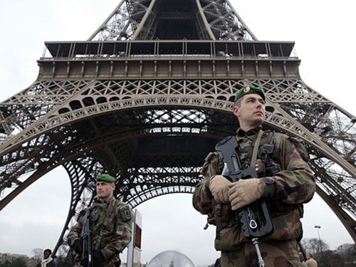 国际社会强烈谴责法国巴黎恐怖袭击事件 - ảnh 1