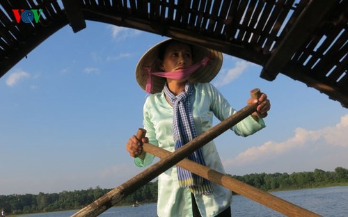 在河内越南民族旅游文化村再现南方水上集市文化 - ảnh 7