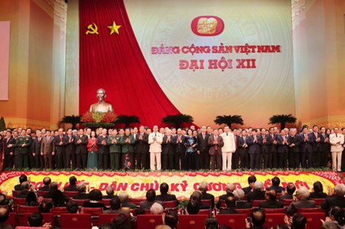 越南共产党第十二次全国代表大会公布十二届中央政治局委员名单 - ảnh 1