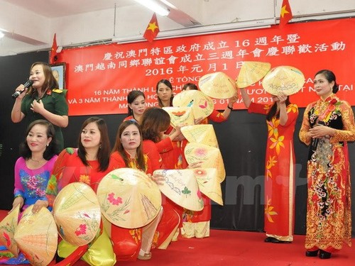 海外越南人欢欣鼓舞迎接丙申春节 - ảnh 1
