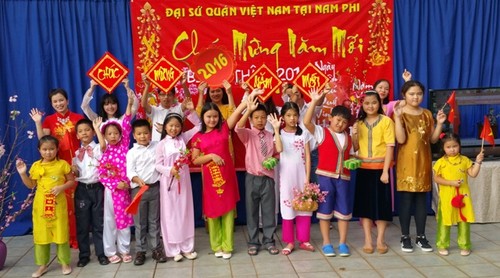 旅外越南人喜迎2016年丙申春节 - ảnh 2