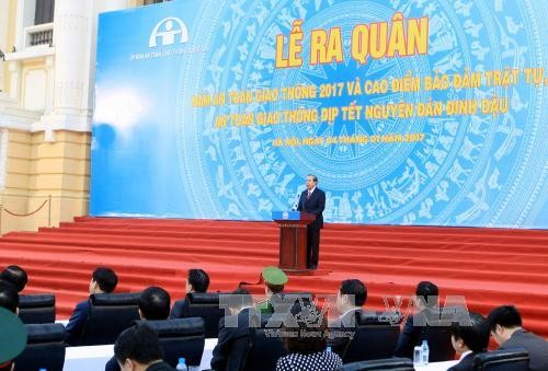越南2017交通安全年出征仪式在河内举行 - ảnh 1