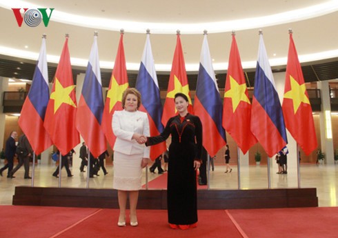 越南和俄罗斯国会加强监督配合和落实各项合作文件 - ảnh 1