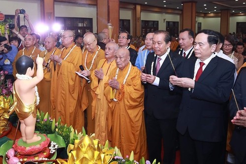 越南一贯奉行尊重和保障人民宗教信仰自由权的政策 - ảnh 1