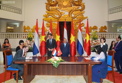 越南-荷兰同意将双边关系提升至全面伙伴关系  - ảnh 1