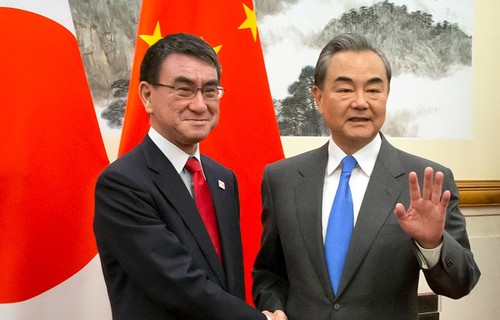 中国和日本就推动双边关系进行讨论 - ảnh 1