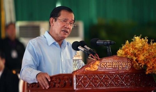 柬埔寨首相洪森谴责新加坡总理李显龙就越柬关系发表的言论 - ảnh 1