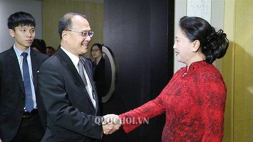 越南国会主席阮氏金银会见中国一些企业代表 - ảnh 1
