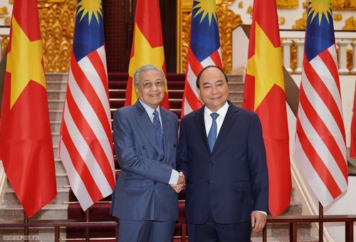 越南政府总理阮春福与马来西亚总理马哈蒂尔举行会谈 - ảnh 1