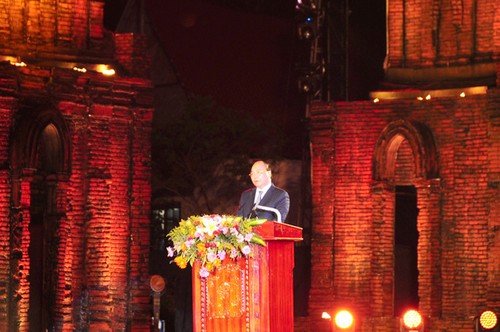阮春福出席会安古城和美山圣地被UNESCO列入世界文化遗产名录20周年纪念仪式 - ảnh 1