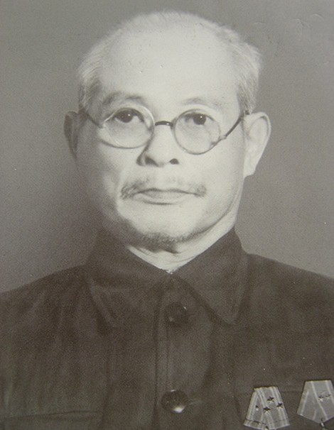 前越南国会常委会主席裴鹏抟诞辰130周年纪念仪式在河内举行 - ảnh 1