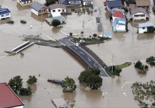 超级台风“海贝思”席卷日本：死亡人数增加 前所未有的大暴雨 - ảnh 1