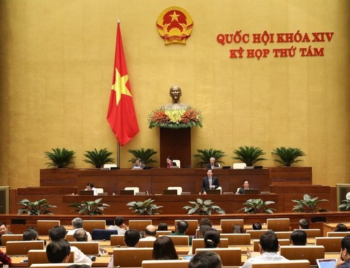 越南第14届国会第8次会议讨论经济社会发展计划 - ảnh 1