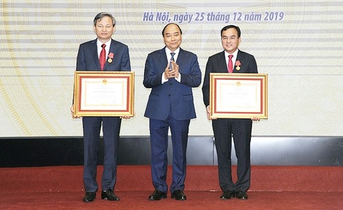 阮春福总理出席越南国家银行2020年任务部署会议 - ảnh 1