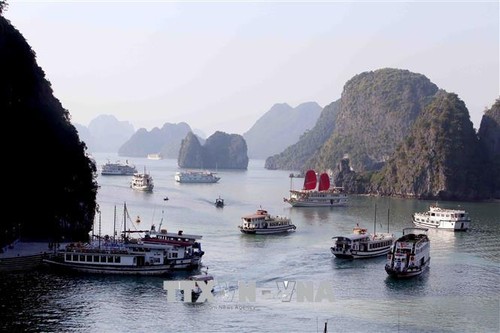 越南旅游：采取措施刺激旅游政策，广宁省接待游客120万人次 - ảnh 1