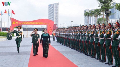 越南国会主席阮氏金银与越南军队电信集团领导人举行工作会议 - ảnh 1