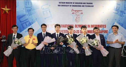 第32届国际信息学奥林匹克竞赛：越南队共获4枚奖牌 - ảnh 1