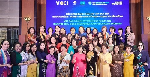 为越南经济持续发展而赋予妇女更多的权力 - ảnh 1