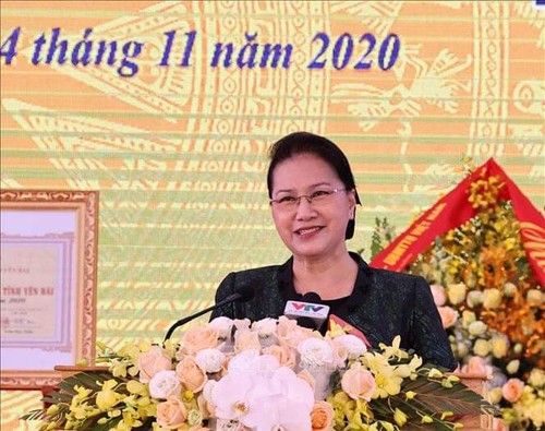 越南国会主席阮氏金银出席安沛省民族大团结日 - ảnh 1
