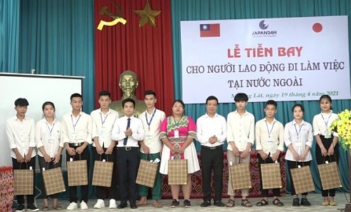 为清化省孟叻县居民提供国外务工机会和社会民生保障 - ảnh 1