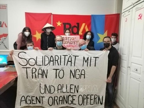 瑞士劳动党对越南橙剂受害者表示团结 - ảnh 1