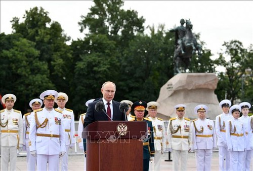 俄罗斯隆重庆祝海军节 - ảnh 1