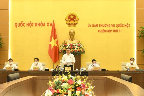 越南国会常委会审议一系列重要问题 - ảnh 1