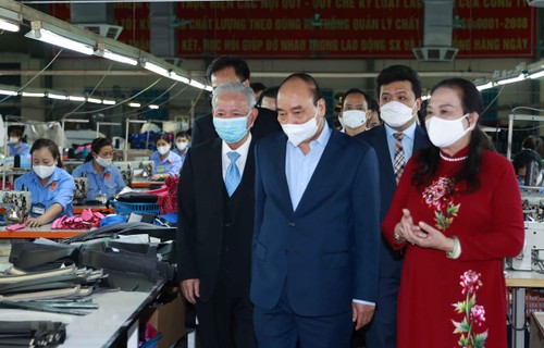 越南国家主席阮春福肯定高龄企业家的贡献 - ảnh 1