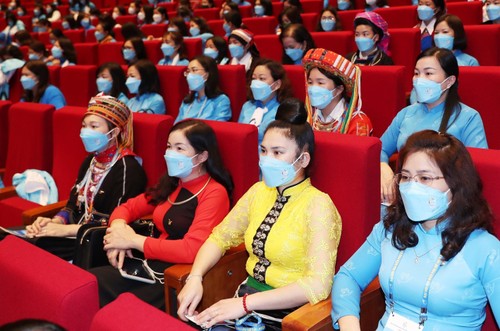 越南妇女第十三次全国代表大会进入第一天 - ảnh 1