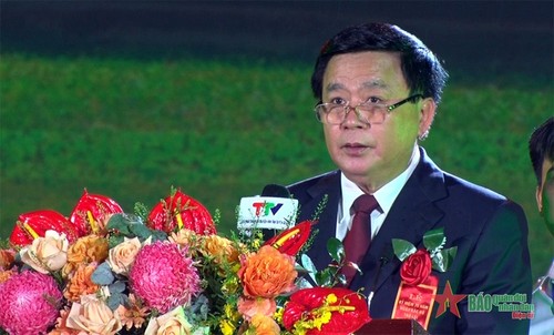 胡志明主席重返宣光省领导全国抗战75周年纪念活动 - ảnh 1