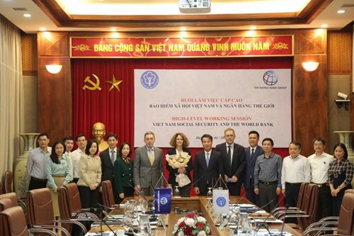 越南社会保险与世界银行加强社保和医保合作 - ảnh 1