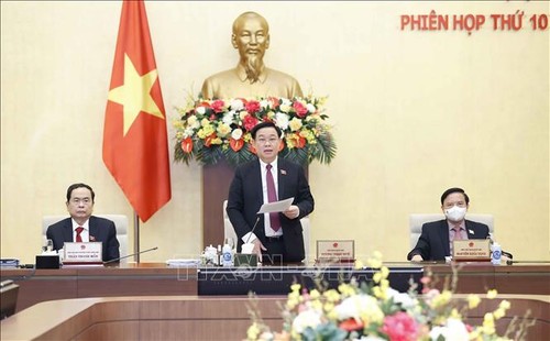 越南十五届国会常委会十次会议闭幕 - ảnh 1