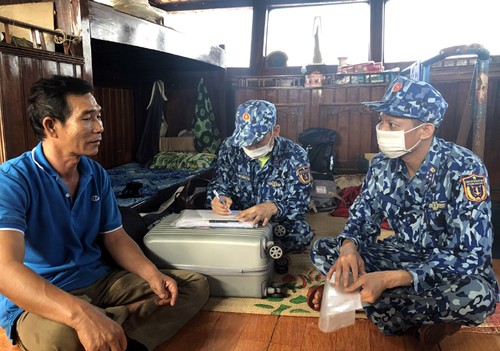越南海上警察力量使用无人机打击非法、不报告、不管制捕捞行为 - ảnh 1