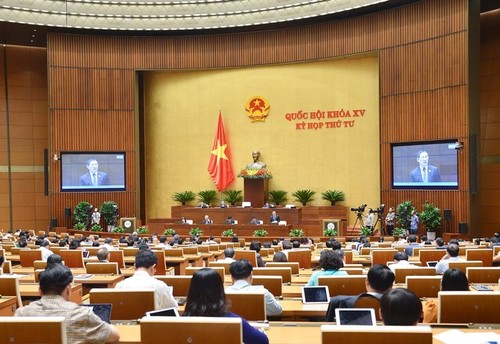越南15届国会4次会议就2016至2021年厉行节约、反浪费法律政策实施情况进行讨论 - ảnh 1