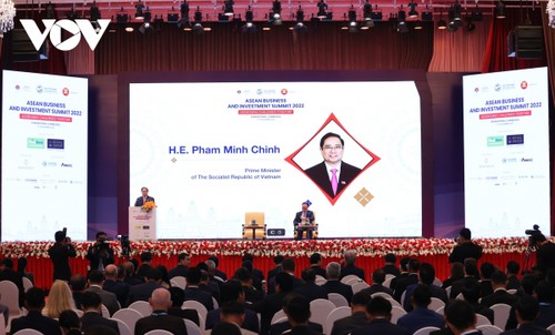 越南政府总理范明政出席2022年东盟商务与投资峰会并发表重要讲话 - ảnh 1