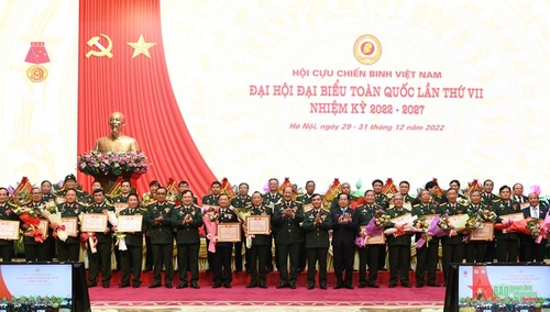 第七届越南退伍军人协会全国代表大会闭幕 - ảnh 1
