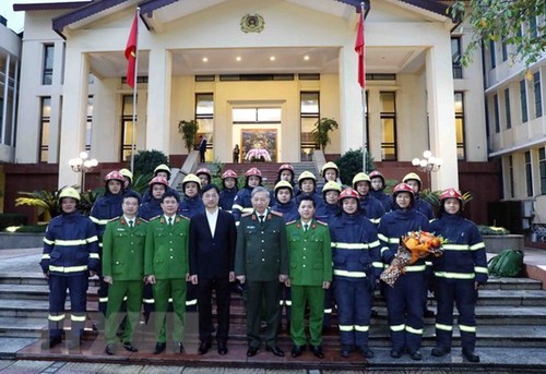 越南派遣人员赴土耳其参加救援活动 - ảnh 1