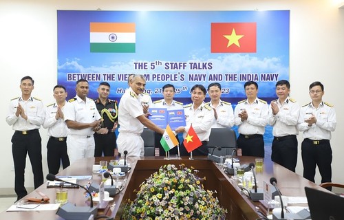越南与印度海军举行参谋军官磋商会 - ảnh 1