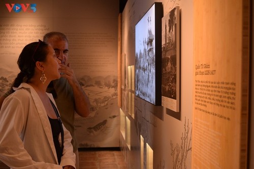 河内各处历史遗迹区应用数字技术，更好服务市民和游客 - ảnh 14