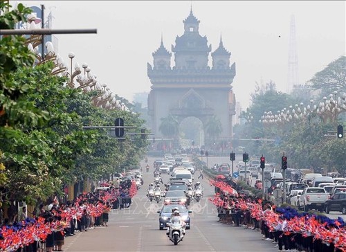 老挝媒体深入报道越南国家主席武文赏访老成果 - ảnh 1