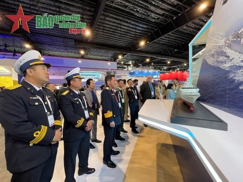 越南参加2023年国际海事防务展 - ảnh 1