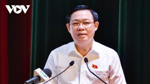 越南国会主席王庭惠与海防市选民接触 - ảnh 1