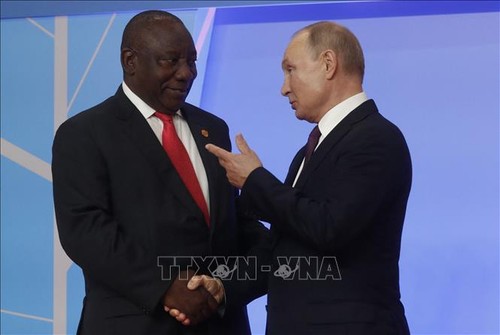 俄罗斯和南非领导人通电话，承诺加强双边关系 - ảnh 1
