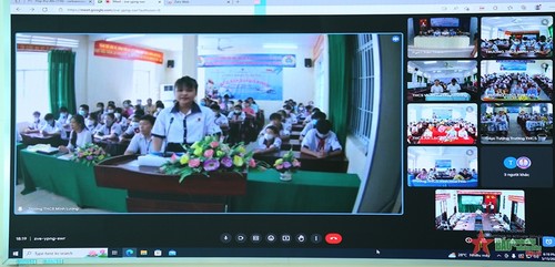 越南海上警察第四区向学生们传播对海洋岛屿的热爱 - ảnh 1