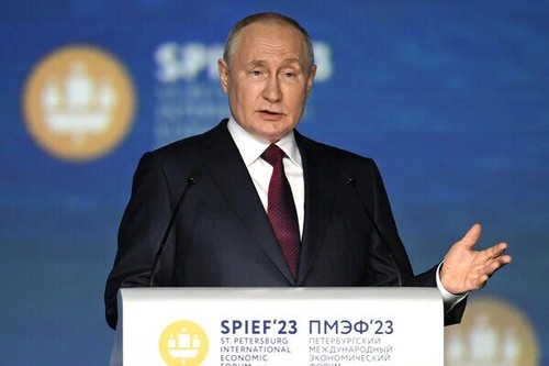 俄罗斯总统称不会削减核武器 - ảnh 1
