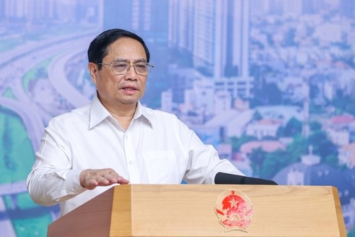 越南政府总理范明政：努力解决交通修建项目瓶颈 - ảnh 1