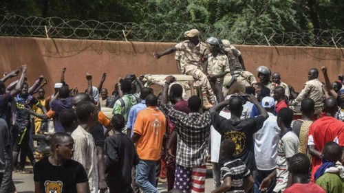 尼日尔政变：军政府指责“敌对国家”准备发动袭击 - ảnh 1